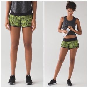 Lululemon Speed Shorts 2-1/2” Lime Black Pattern 6